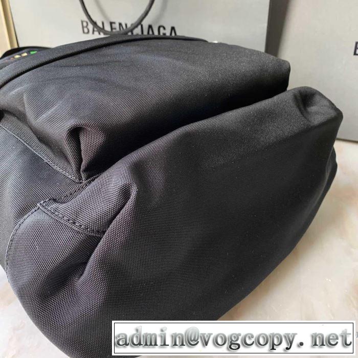 秋冬に大注目のカラー バレンシアガ カジュアルコーデオシャレ BALENCIAGA リュック 速報！2019年秋ファッショントレンド