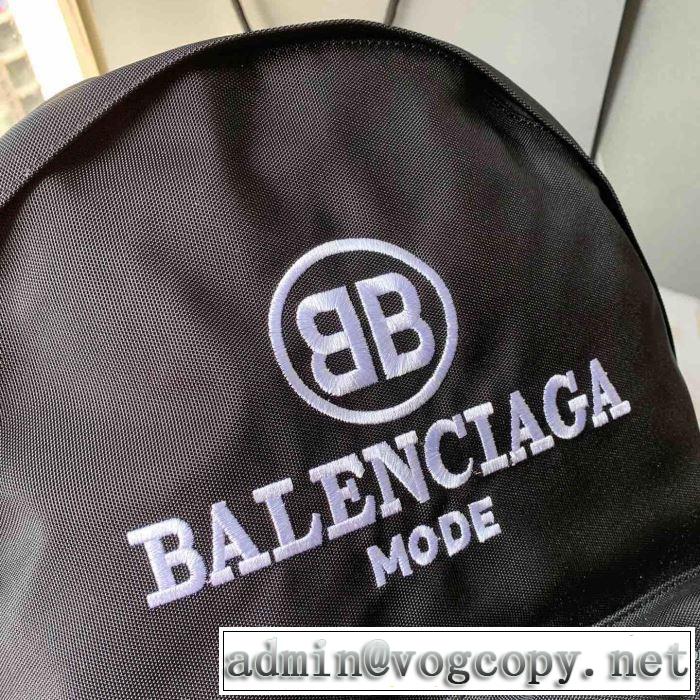 BALENCIAGA 秋冬もちろん主役級 リュック 大人かわいい秋冬コーデを楽しみ バレンシアガ 2019秋のファッショントレンドはこれ