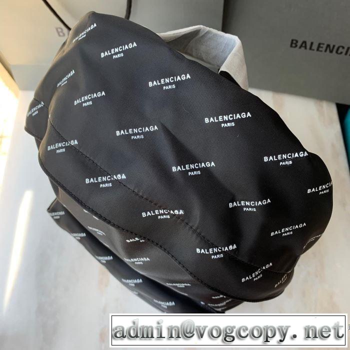 おしゃれさんはいち早く取り バレンシアガ リュック 今シーズン注目のアイテム  BALENCIAGA 2019秋、イチオシ上品