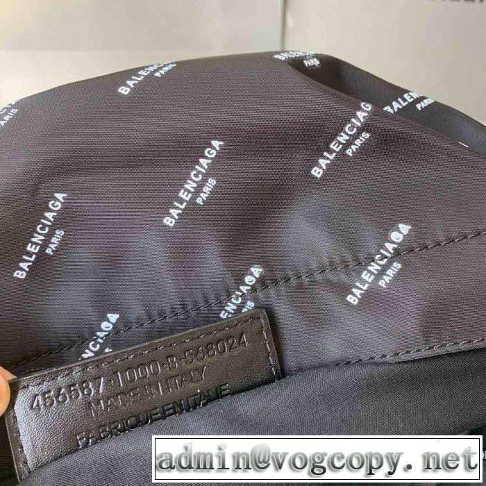 おしゃれさんはいち早く取り バレンシアガ リュック 今シーズン注目のアイテム  BALENCIAGA 2019秋、イチオシ上品