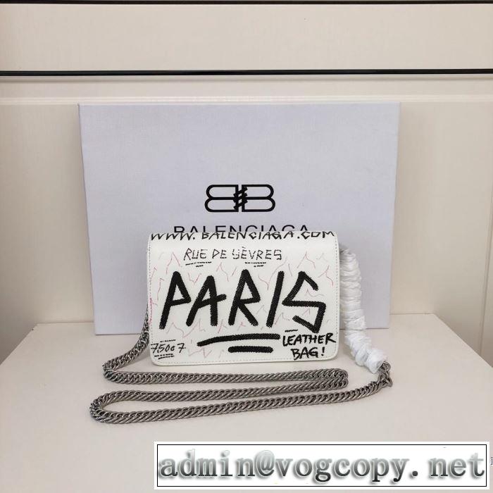 ミニバッグ秋冬にお世話になる定番  バレンシアガ優しいのに存在感  BALENCIAGA 【最新】2019年秋冬のトレンド速報