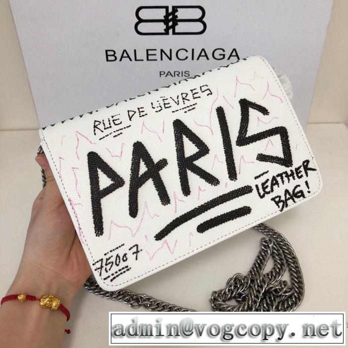 ミニバッグ秋冬にお世話になる定番  バレンシアガ優しいのに存在感  BALENCIAGA 【最新】2019年秋冬のトレンド速報