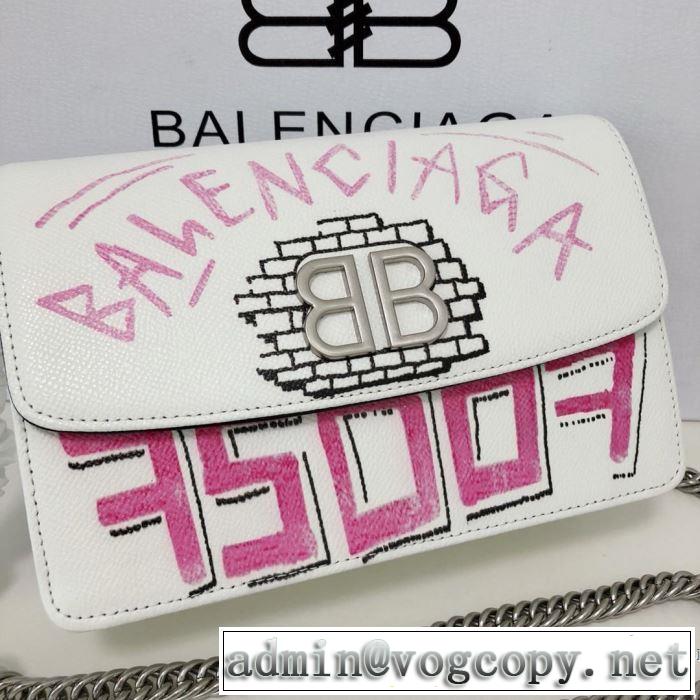 ミニバッグ秋冬にお世話になる定番  バレンシアガ優しいのに存在感  BALENCIAGA 【最新】2019年秋冬のトレンド速報