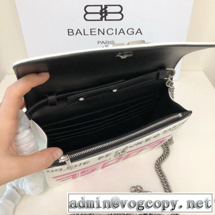 ミニバッグ秋冬にお世話になる定番  バレンシアガ優しいのに存在感  BALENCIAGA 【最新】2019年秋冬のトレンド速報
