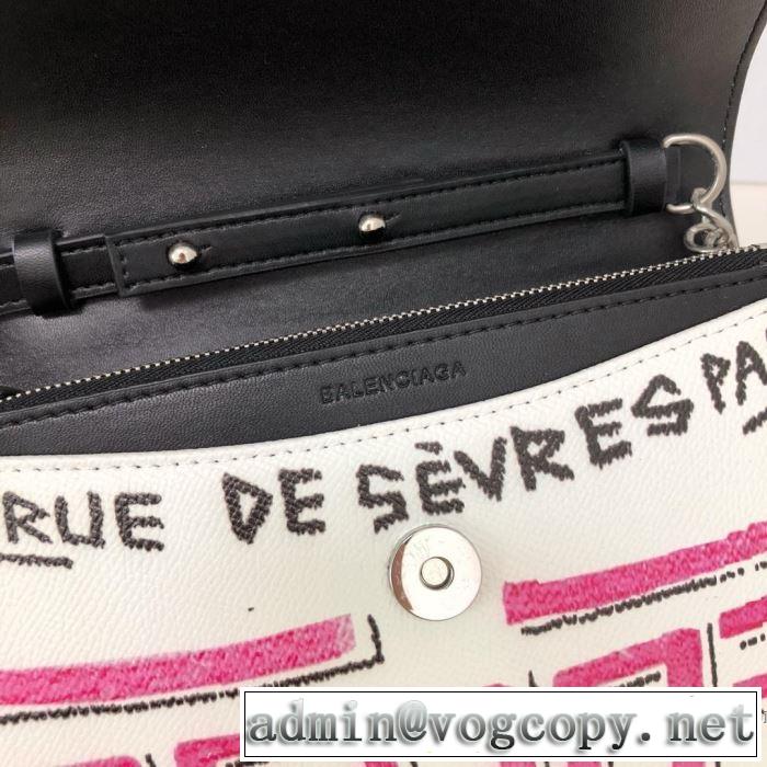 ミニバッグ秋冬にお世話になる定番  バレンシアガ優しいのに存在感  BALENCIAGA 【最新】2019年秋冬のトレンド速報