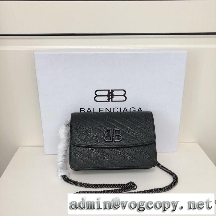バレンシアガ秋冬から人気継続中  BALENCIAGA最速2019秋冬トレンドブランド ミニバッグ シンプルに着こなしたい