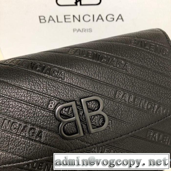 バレンシアガ秋冬から人気継続中  BALENCIAGA最速2019秋冬トレンドブランド ミニバッグ シンプルに着こなしたい