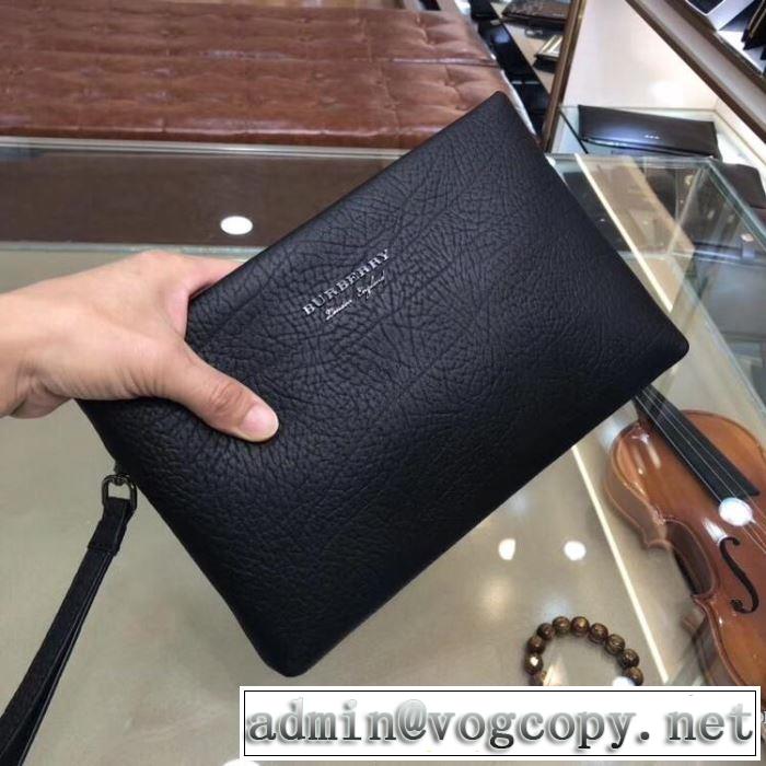 バーバリー BURBERRY ポーチ 夏おすすめ人気ブランドアイテム 《2019年》今、注目のストリート