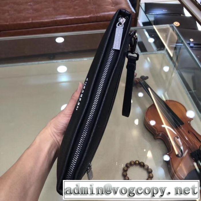 バーバリー BURBERRY ポーチ 夏おすすめ人気ブランドアイテム 《2019年》今、注目のストリート