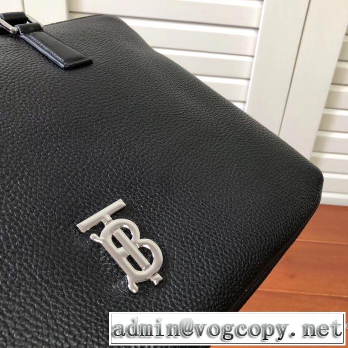 ハンドバッグ スタイリッシュでおしゃれ秋冬新作　バーバリー バランスの取れたコーデスタイルBURBERRY　2019/2020年最新のブランド新品
