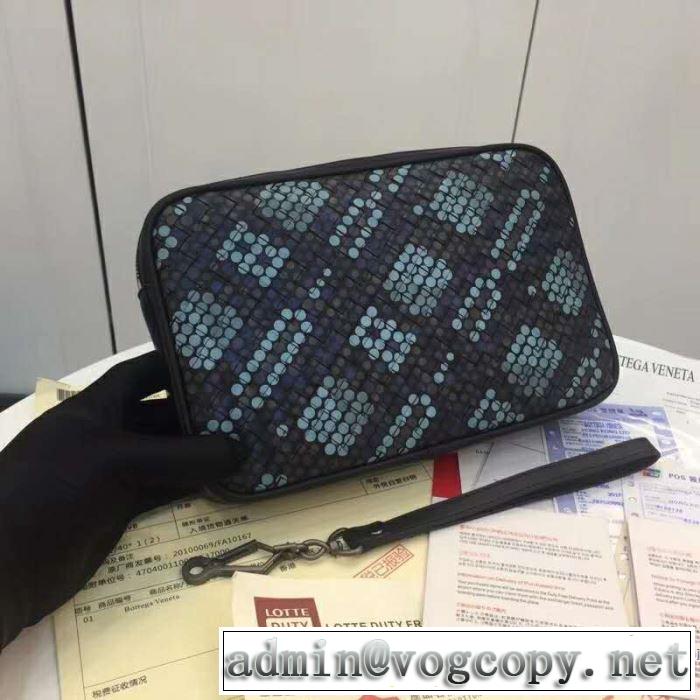 ポーチ 大人カジュアル夏ファッション2019 ボッテガ ヴェネタ BOTTEGA VENETA 暑い季節も大活躍
