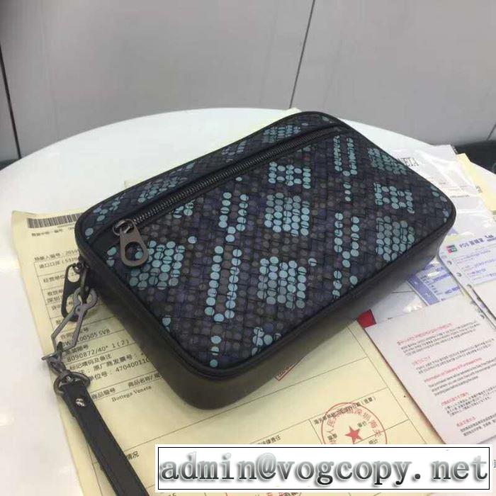 ポーチ 大人カジュアル夏ファッション2019 ボッテガ ヴェネタ BOTTEGA VENETA 暑い季節も大活躍