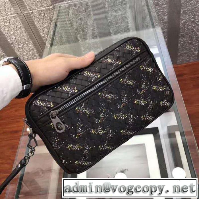 大人カジュアル夏ファッション2019 今流行のストリート上品 ボッテガ ヴェネタ BOTTEGA VENETA ポーチ