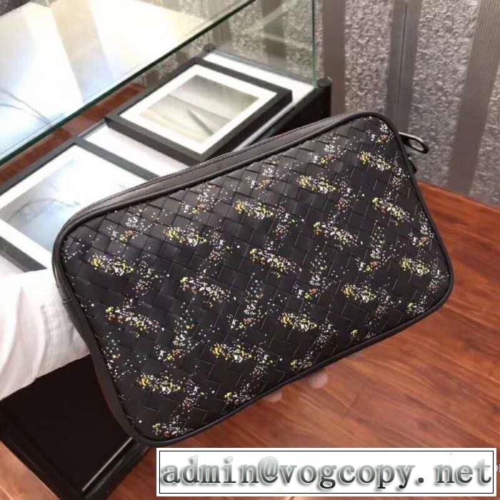 大人カジュアル夏ファッション2019 今流行のストリート上品 ボッテガ ヴェネタ BOTTEGA VENETA ポーチ