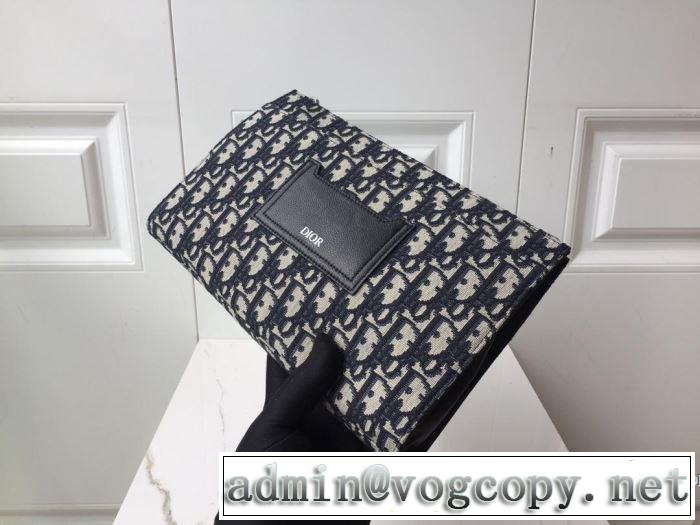 ディオール DIOR ポーチ 2019年春夏流行ファッション 春夏シンプルファッションでOK！