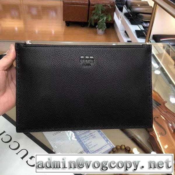 フェンディ FENDI ポーチ 2019春夏人気トレンドアイテム 海外セレブは大人気
