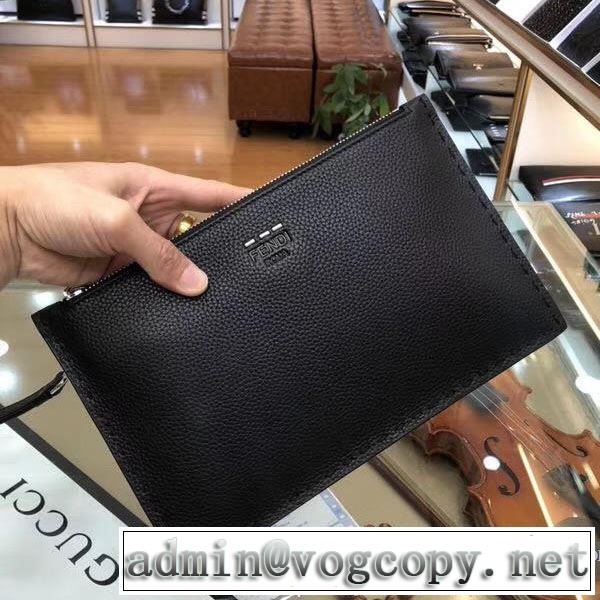 フェンディ FENDI ポーチ 2019春夏人気トレンドアイテム 海外セレブは大人気