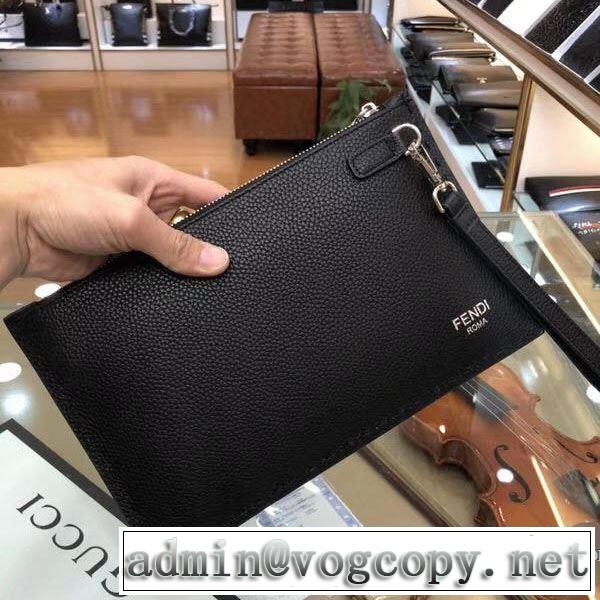 フェンディ FENDI ポーチ 2019春夏人気トレンドアイテム 海外セレブは大人気