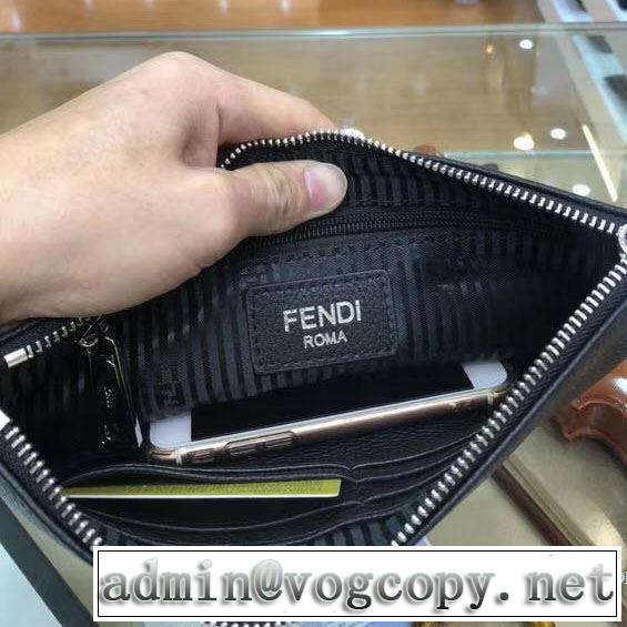 フェンディ FENDI ポーチ 2019春夏人気トレンドアイテム 海外セレブは大人気