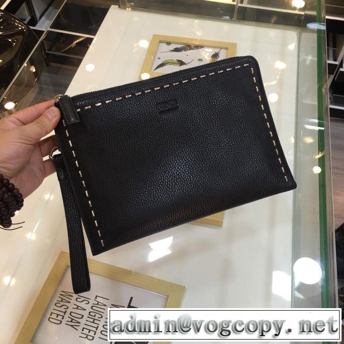 ポーチ フェンディ FENDI ポーチ 大人カジュアル夏ファッション2019 夏先に大活躍する