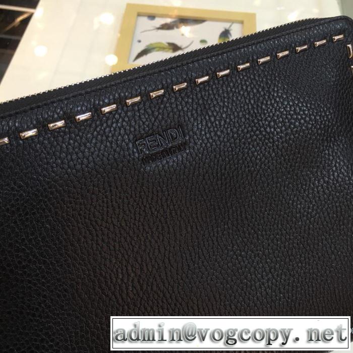 ポーチ フェンディ FENDI ポーチ 大人カジュアル夏ファッション2019 夏先に大活躍する