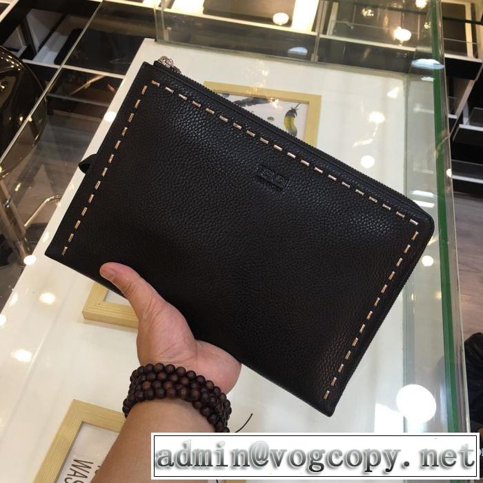 ポーチ フェンディ FENDI ポーチ 大人カジュアル夏ファッション2019 夏先に大活躍する