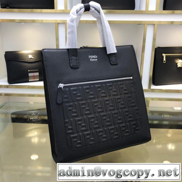お洒落が楽しめる秋冬新品　フェンディ FENDI 2019-20秋冬ファッションを楽しみ　ハンドバッグ　バランスの取れたコーデスタイル
