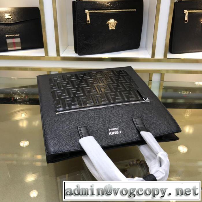 お洒落が楽しめる秋冬新品　フェンディ FENDI 2019-20秋冬ファッションを楽しみ　ハンドバッグ　バランスの取れたコーデスタイル