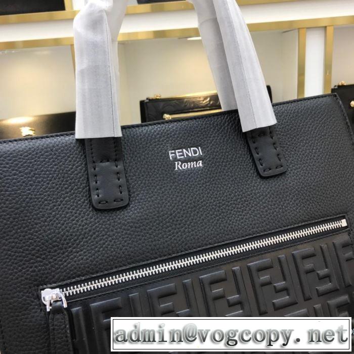 お洒落が楽しめる秋冬新品　フェンディ FENDI 2019-20秋冬ファッションを楽しみ　ハンドバッグ　バランスの取れたコーデスタイル