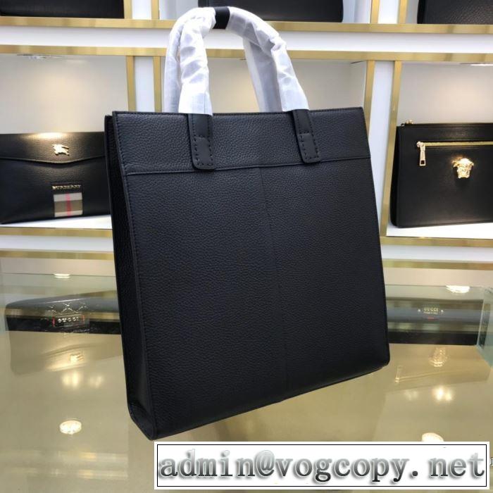 ゆったりきれいめスタイル新品　フェンディ 2019年秋冬のトレンドをカッコ良く押さえ　FENDI ハンドバッグ　絶対に押さえておきたい人気色