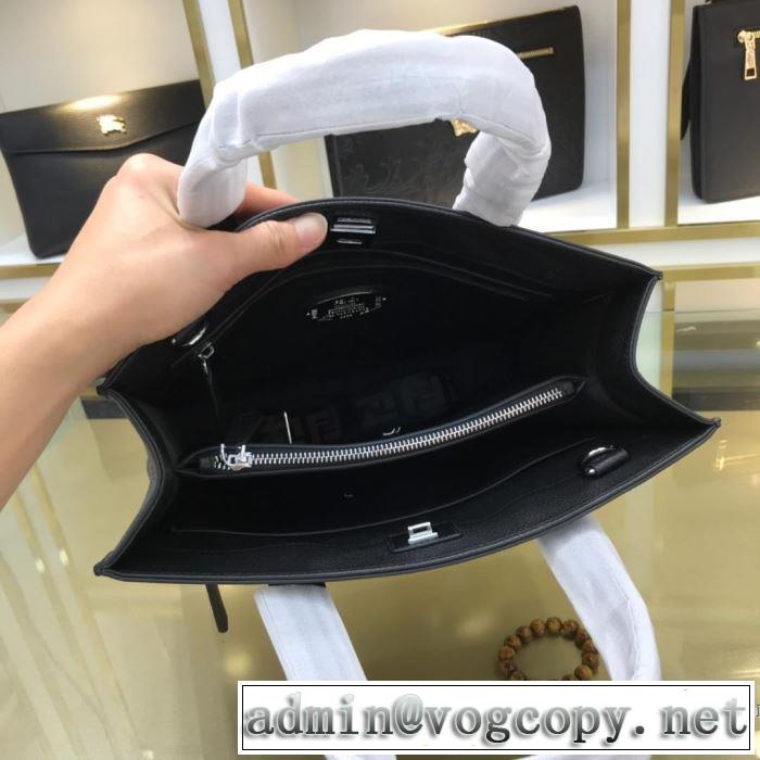 ゆったりきれいめスタイル新品　フェンディ 2019年秋冬のトレンドをカッコ良く押さえ　FENDI ハンドバッグ　絶対に押さえておきたい人気色
