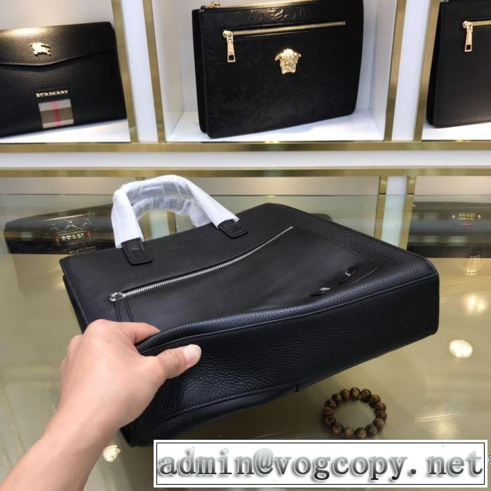 ゆったりきれいめスタイル新品　フェンディ 2019年秋冬のトレンドをカッコ良く押さえ　FENDI ハンドバッグ　絶対に押さえておきたい人気色