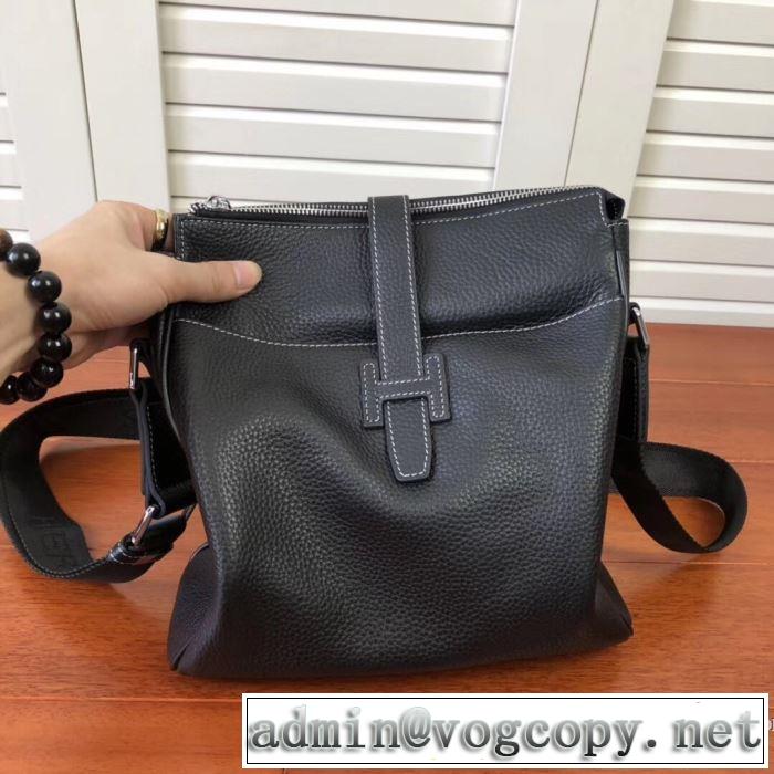 やっぱり優しい色 エルメス HERMES 【2019秋冬トレンド】押さえておきたい ショルダーバッグ サイズのよさを感じる新作 3色可選