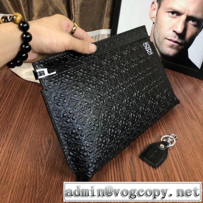 毎日はちょっとイイ秋冬新品 ロエベ LOEWE  ファッショントレンドを早速チェック ポーチ  2020秋冬流行ファション