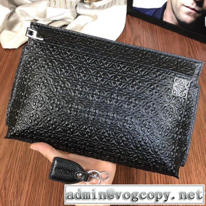 毎日はちょっとイイ秋冬新品 ロエベ LOEWE  ファッショントレンドを早速チェック ポーチ  2020秋冬流行ファション