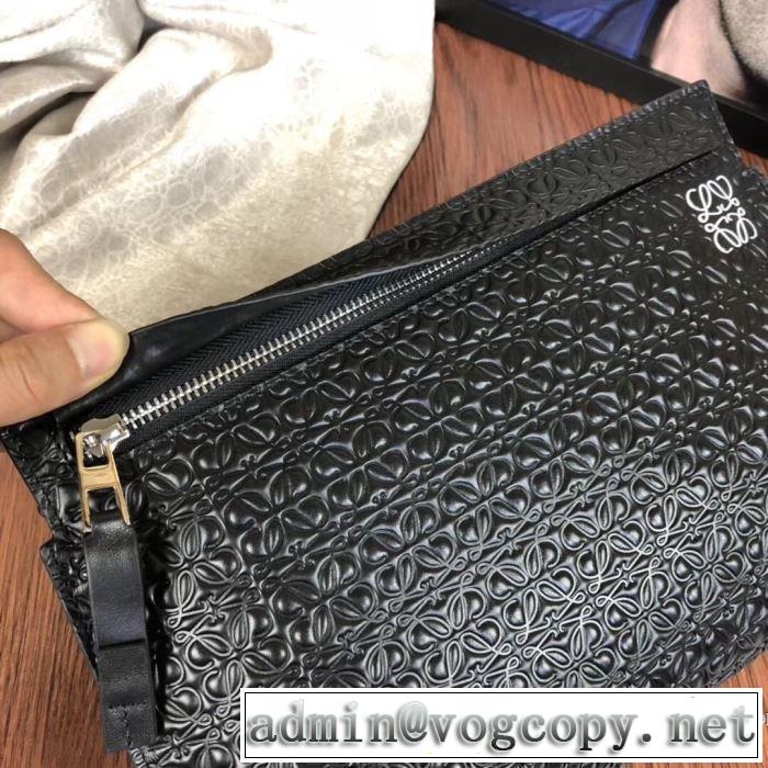 毎日はちょっとイイ秋冬新品 ロエベ LOEWE  ファッショントレンドを早速チェック ポーチ  2020秋冬流行ファション