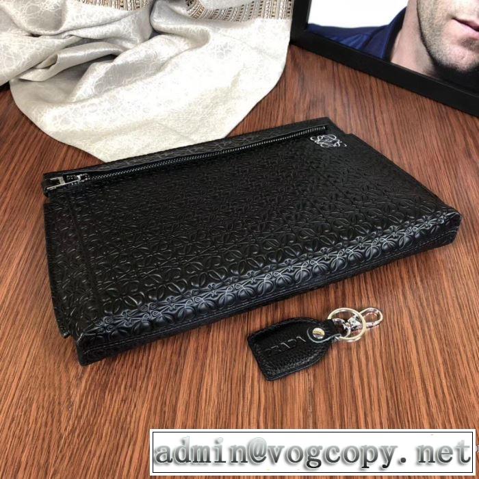 毎日はちょっとイイ秋冬新品 ロエベ LOEWE  ファッショントレンドを早速チェック ポーチ  2020秋冬流行ファション