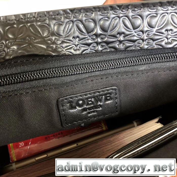 毎日はちょっとイイ秋冬新品 ロエベ LOEWE  ファッショントレンドを早速チェック ポーチ  2020秋冬流行ファション