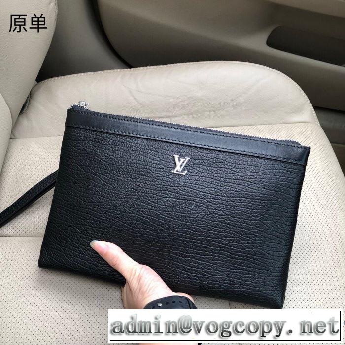 ポーチ 大人カジュアル夏ファッション2019 今期のトレンド定番アイテム ルイ ヴィトン LOUIS VUITTON