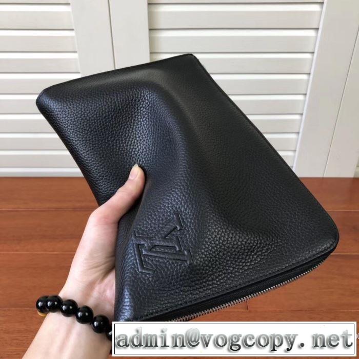 ポーチ  最新秋冬トレンドをチェック！2019-20秋冬 ルイ ヴィトン 絶対おさえるべきカラーと最新 LOUIS VUITTON 今年の流行りファション