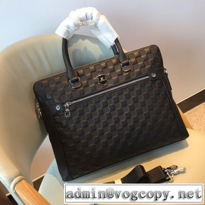 秋冬ファッションコーディネート ルイ ヴィトン人気ファッション雑誌でも掲載  LOUIS VUITTON ハンドバッグ 最重要！2019秋冬トレンド