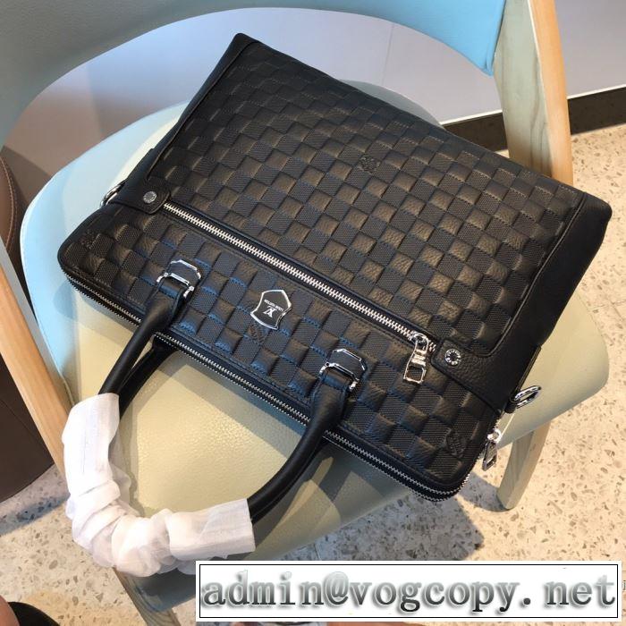 秋冬ファッションコーディネート ルイ ヴィトン人気ファッション雑誌でも掲載  LOUIS VUITTON ハンドバッグ 最重要！2019秋冬トレンド
