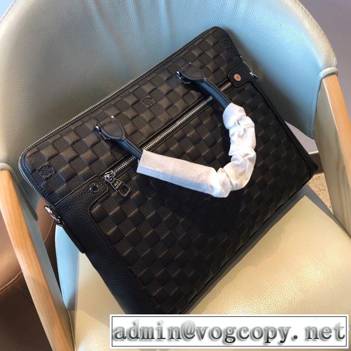 秋冬ファッションコーディネート ルイ ヴィトン人気ファッション雑誌でも掲載  LOUIS VUITTON ハンドバッグ 最重要！2019秋冬トレンド