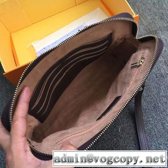 ポーチ   最新トレンドコーデおすすめ ルイ ヴィトン 2019-2020秋冬のファッション LOUIS VUITTON 機能性が良くブランド新品