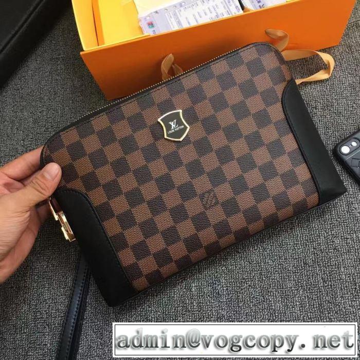 今季トレンド新作はこれ ルイ ヴィトン 秋冬に大注目のカラー LOUIS VUITTON カジュアルコーデオシャレ ポーチ もちろん相性抜群