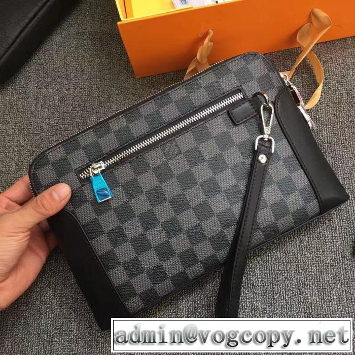 今季トレンド新作はこれ ルイ ヴィトン 秋冬に大注目のカラー LOUIS VUITTON カジュアルコーデオシャレ ポーチ もちろん相性抜群