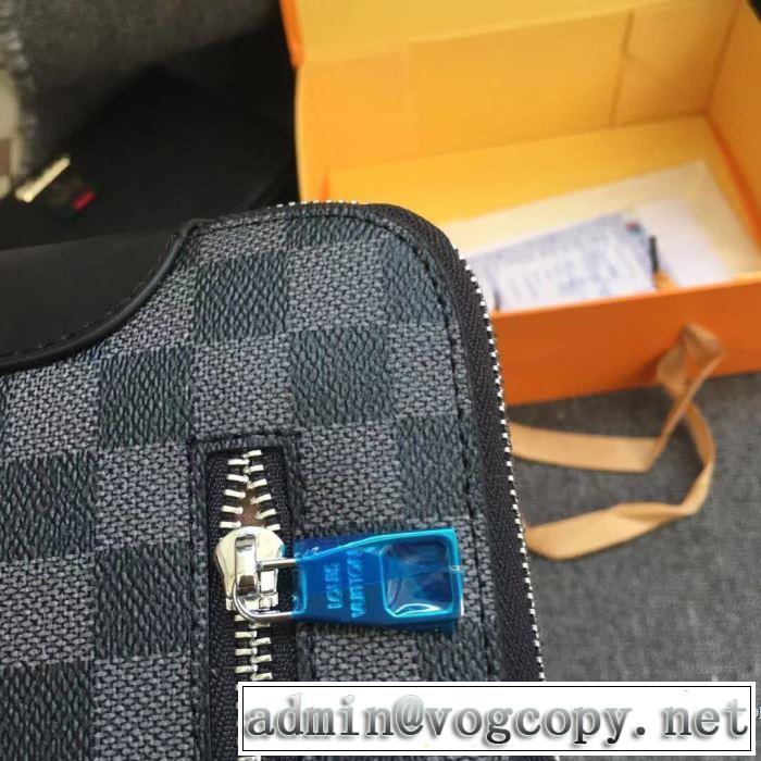 今季トレンド新作はこれ ルイ ヴィトン 秋冬に大注目のカラー LOUIS VUITTON カジュアルコーデオシャレ ポーチ もちろん相性抜群
