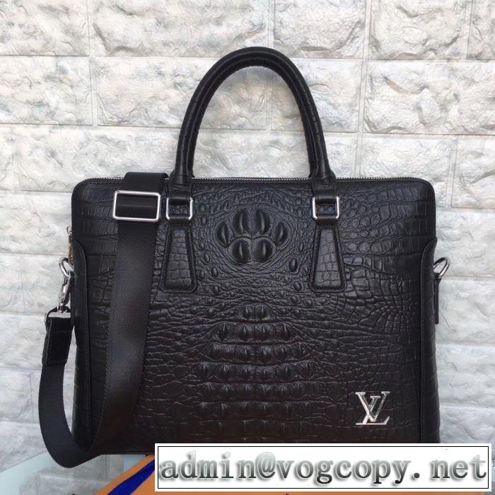 ルイ ヴィトン 優しい色味がかわいい LOUIS VUITTON 速報！2019年秋ファッショントレンド ハンドバッグ  秋冬もちろん主役級