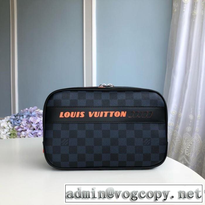秋ファションのトレンド ルイ ヴィトン 一番おしゃれ秋冬トレンド LOUIS VUITTON 2019秋に注目したい ポーチ おしゃれさんはいち早く取り