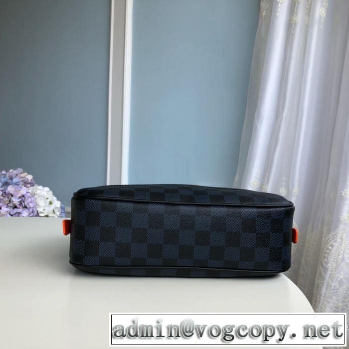 秋ファションのトレンド ルイ ヴィトン 一番おしゃれ秋冬トレンド LOUIS VUITTON 2019秋に注目したい ポーチ おしゃれさんはいち早く取り